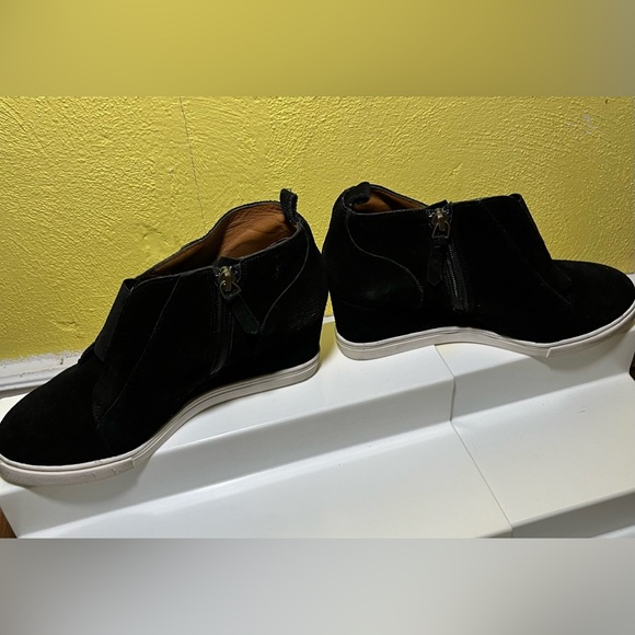Linea Paola Black Suede Wedges w/ Zipper !! - Picture 3 of 10
